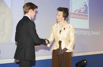 OLIVER FLETCHER WINS SHOWJUMPING AWARD AT THE ANIMAL HEALTH TRUST AWARDS DINNER OLIVER FLETCHER WINS SHOWJUMPING AWARD AT THE ANIMAL HEALTH TRUST AWARDS DINNER
